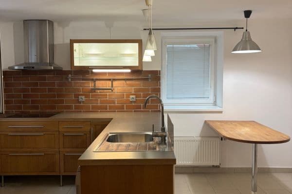 Pronájem bytu 2+1 50 m², Tomická, Praha Pronájem bytu 2+1 50 m², Tomická, Praha