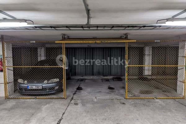 Pronájem garáže 16 m², Milevská, Praha 4 Pronájem garáže 16 m², Milevská, Praha 4