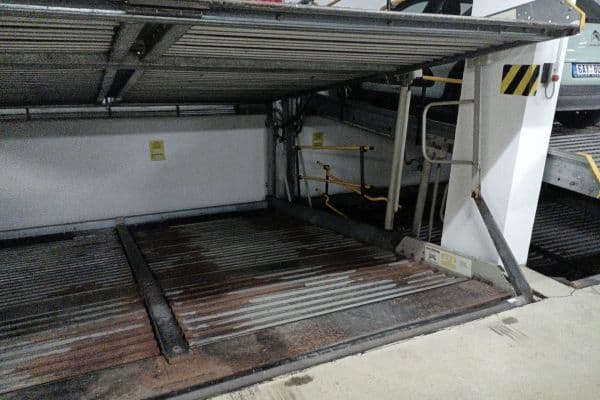 Pronájem garáže 10 m², Chelčického, Praha Pronájem garáže 10 m², Chelčického, Praha