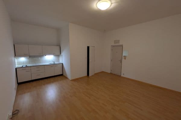 Pronájem bytu 1+kk 28 m², Lounská, Teplice Pronájem bytu 1+kk 28 m², Lounská, Teplice