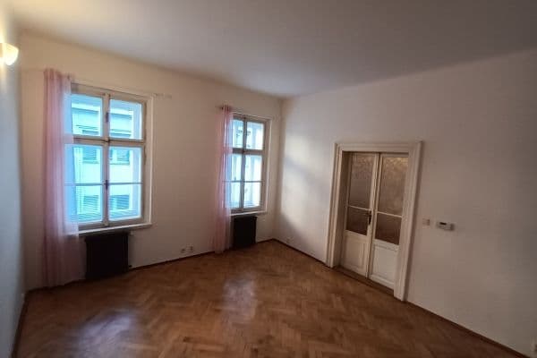 Pronájem bytu 2+1 55 m², Roháčova, Praha Pronájem bytu 2+1 55 m², Roháčova, Praha