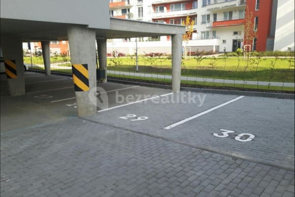 Pronájem garáže 15 m², Pavla Beneše, Praha Pronájem garáže 15 m², Pavla Beneše, Praha