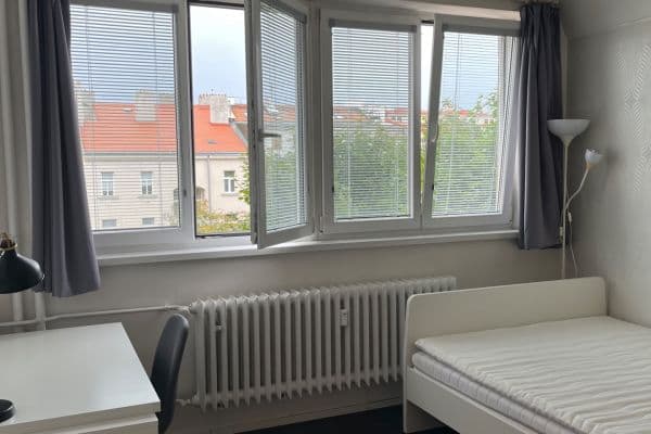 Pronájem bytu 1+kk 32 m², Bulharská, Praha, Praha Pronájem bytu 1+kk 32 m², Bulharská, Praha, Praha