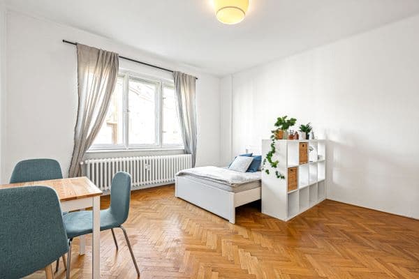 Pronájem bytu 1+kk 32 m², Bulharská, Praha Pronájem bytu 1+kk 32 m², Bulharská, Praha