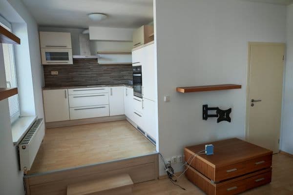 Pronájem bytu 1+kk 33 m², U Leskavy, Pronájem bytu 1+kk 33 m², U Leskavy,