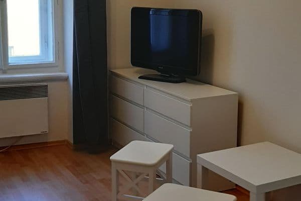 Pronájem bytu 1+1 24 m², Arbesovo náměstí, Praha Pronájem bytu 1+1 24 m², Arbesovo náměstí, Praha