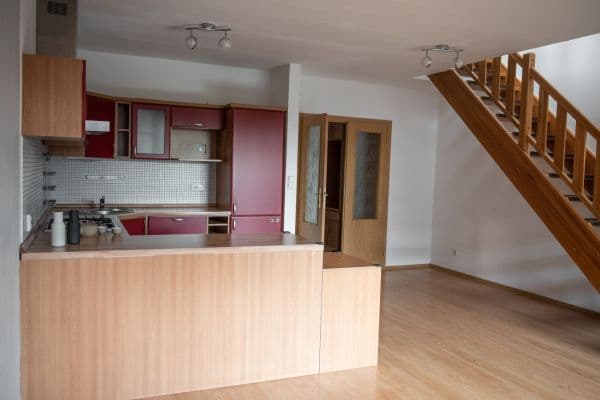 Pronájem bytu 3+kk 97 m², Velvarská, Horoměřice Pronájem bytu 3+kk 97 m², Velvarská, Horoměřice