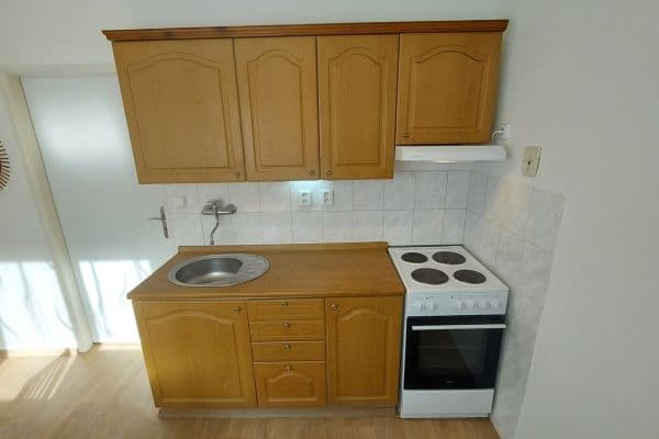 Pronájem bytu 1+1 34 m², Akátová, Chrudim Pronájem bytu 1+1 34 m², Akátová, Chrudim
