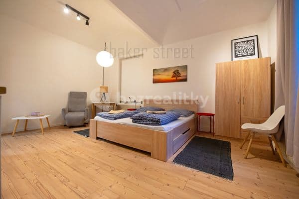 Pronájem bytu 1+kk 32 m², U Pekařky, Praha 8 Pronájem bytu 1+kk 32 m², U Pekařky, Praha 8