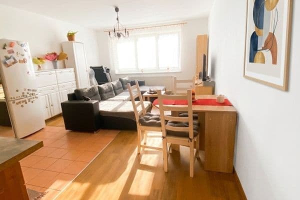 Pronájem bytu 2+kk 60 m², Boloňská, Praha Pronájem bytu 2+kk 60 m², Boloňská, Praha