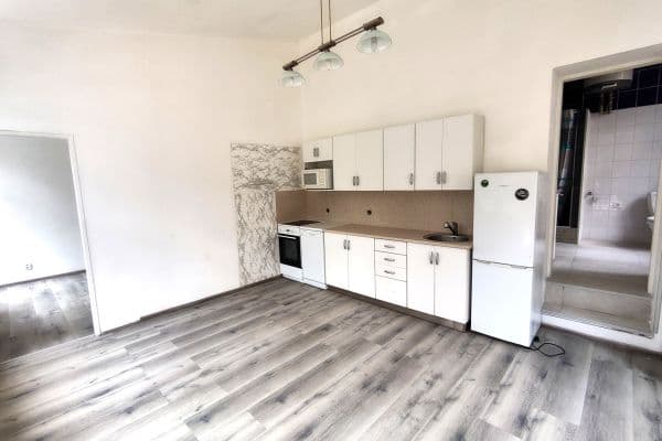 Pronájem bytu 2+kk 36 m², Pod Karlovarskou silnicí, Praha Pronájem bytu 2+kk 36 m², Pod Karlovarskou silnicí, Praha