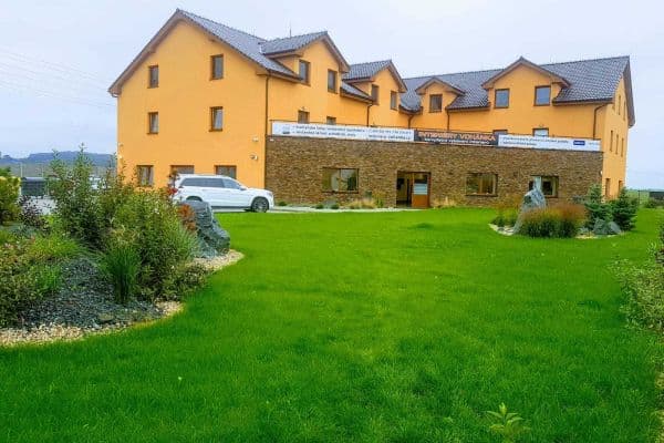 Pronájem bytu 2+kk 50 m², Rostoklaty Pronájem bytu 2+kk 50 m², Rostoklaty