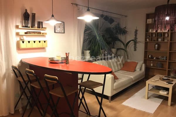 Pronájem bytu 2+kk 62 m², Jerevanská, Praha 10 Pronájem bytu 2+kk 62 m², Jerevanská, Praha 10