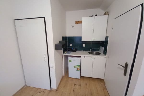 Pronájem bytu Garsoniéra 21 m², Lidická, Kladno Pronájem bytu Garsoniéra 21 m², Lidická, Kladno