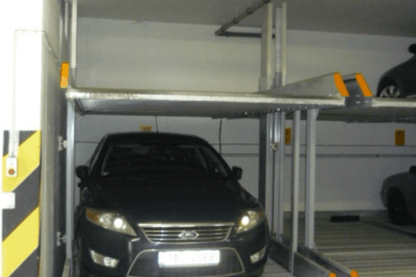 Pronájem garáže 12 m², K Zahrádkám, Praha Pronájem garáže 12 m², K Zahrádkám, Praha