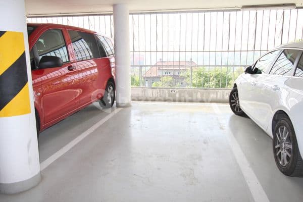 Pronájem garáže 14 m², V Dolině, Pronájem garáže 14 m², V Dolině,