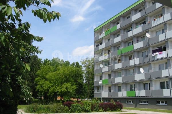 Pronájem bytu 1+kk 36 m², Brožíkova, Hradec Králové Pronájem bytu 1+kk 36 m², Brožíkova, Hradec Králové