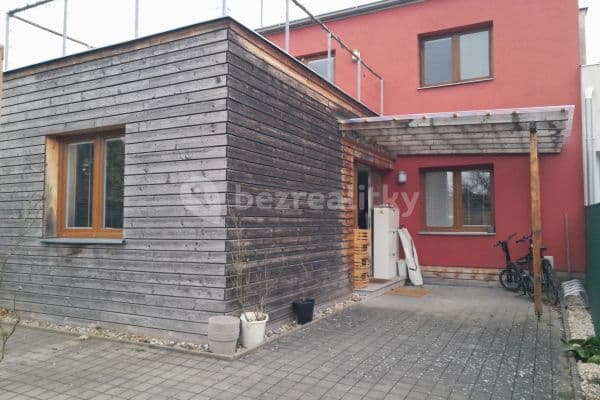 Pronájem bytu 2+1 78 m², Vrázova, Hradec Králové Pronájem bytu 2+1 78 m², Vrázova, Hradec Králové