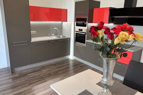 Pronájem bytu 2+kk 70 m², Zvěřinova, Praha Pronájem bytu 2+kk 70 m², Zvěřinova, Praha