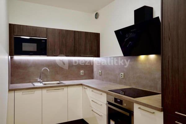 Pronájem bytu 1+kk 52 m², Zvěřinova, Praha Pronájem bytu 1+kk 52 m², Zvěřinova, Praha