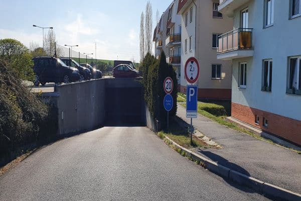 Pronájem garáže 20 m², K Horoměřicům, Hlavní město Praha Pronájem garáže 20 m², K Horoměřicům, Hlavní město Praha