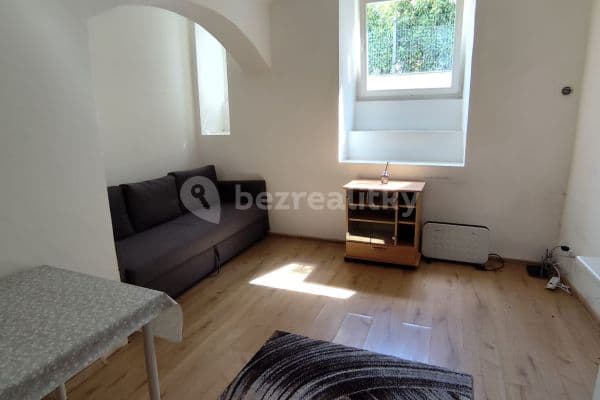 Pronájem bytu 1+kk 26 m², Holandská, Praha Pronájem bytu 1+kk 26 m², Holandská, Praha