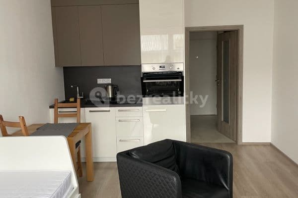 Pronájem bytu 1+kk 28 m², Petrohradská, Praha 10 Pronájem bytu 1+kk 28 m², Petrohradská, Praha 10