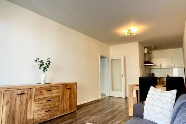 Pronájem bytu 2+kk 62 m², Zvěřinova, Praha Pronájem bytu 2+kk 62 m², Zvěřinova, Praha