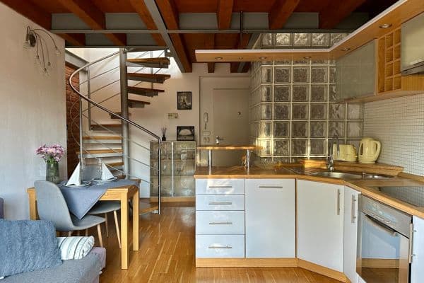 Pronájem bytu 2+kk 50 m², Hořejší nábřeží, Praha 5 Pronájem bytu 2+kk 50 m², Hořejší nábřeží, Praha 5