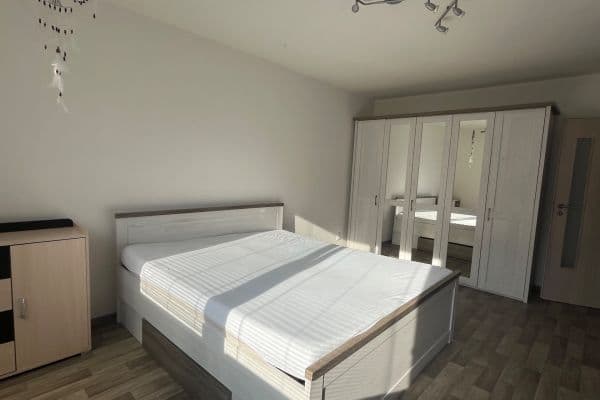 Pronájem bytu 3+1 102 m², Družstevní, Hustopeče Pronájem bytu 3+1 102 m², Družstevní, Hustopeče