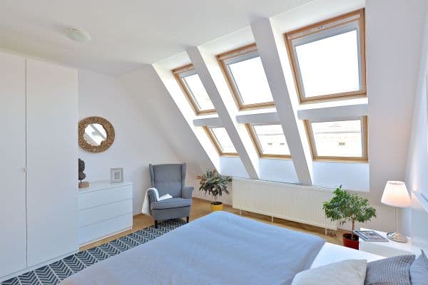 Pronájem bytu 2+kk 57 m², Varšavská, Praha Pronájem bytu 2+kk 57 m², Varšavská, Praha