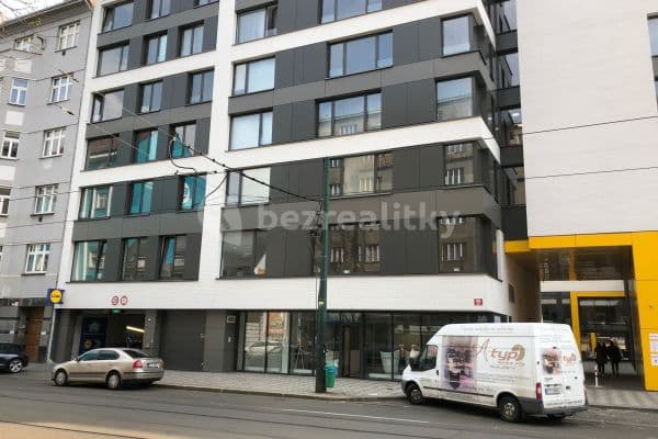 Pronájem garáže 12 m², Sokolovská, Praha Pronájem garáže 12 m², Sokolovská, Praha