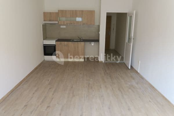 Pronájem bytu 1+kk 35 m², Kejzlarova, Hradec Králové Pronájem bytu 1+kk 35 m², Kejzlarova, Hradec Králové