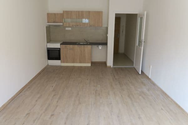 Pronájem bytu 1+kk 35 m², Kejzlarova, Hradec Králové Pronájem bytu 1+kk 35 m², Kejzlarova, Hradec Králové