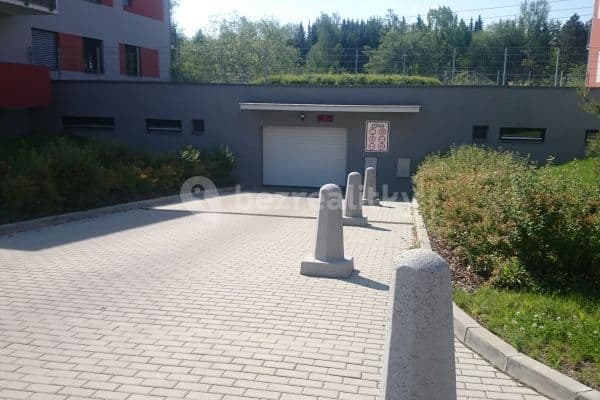 Pronájem garáže 13 m², Loosova, Praha 11 Pronájem garáže 13 m², Loosova, Praha 11