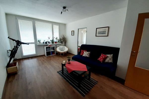 Pronájem bytu 3+1 76 m², Na Rovnosti, Praha Pronájem bytu 3+1 76 m², Na Rovnosti, Praha