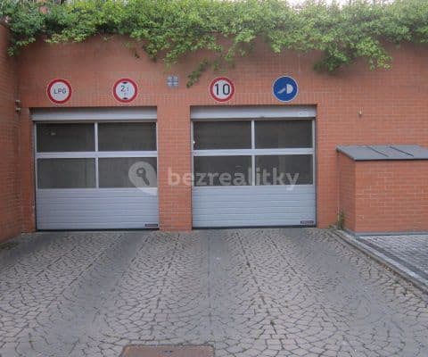 Pronájem garáže 13 m², Paťanka, Praha Pronájem garáže 13 m², Paťanka, Praha