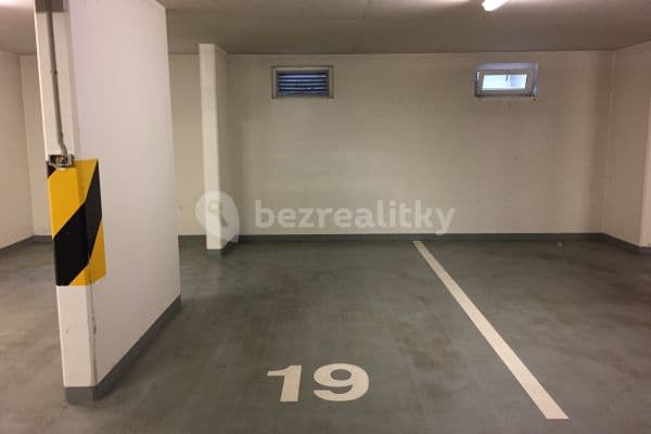 Pronájem garáže 20 m², Na Palouku, Praha Pronájem garáže 20 m², Na Palouku, Praha