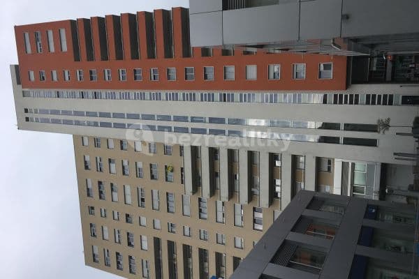 Pronájem garáže 15 m², Sluneční náměstí, Praha 13 Pronájem garáže 15 m², Sluneční náměstí, Praha 13