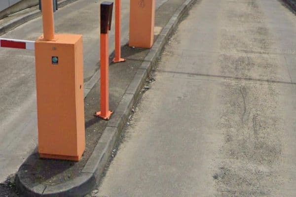Pronájem garáže 15 m², Sluneční náměstí, Praha 13 Pronájem garáže 15 m², Sluneční náměstí, Praha 13