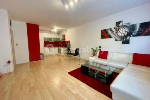 Pronájem bytu 2+kk 66 m², Budapešťská, Praha - Hostivař Pronájem bytu 2+kk 66 m², Budapešťská, Praha - Hostivař