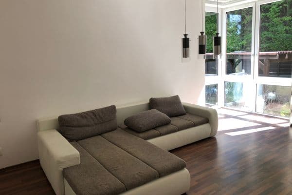 Pronájem bytu 3+1 85 m², Pod Kesnerkou, Praha 5 Pronájem bytu 3+1 85 m², Pod Kesnerkou, Praha 5