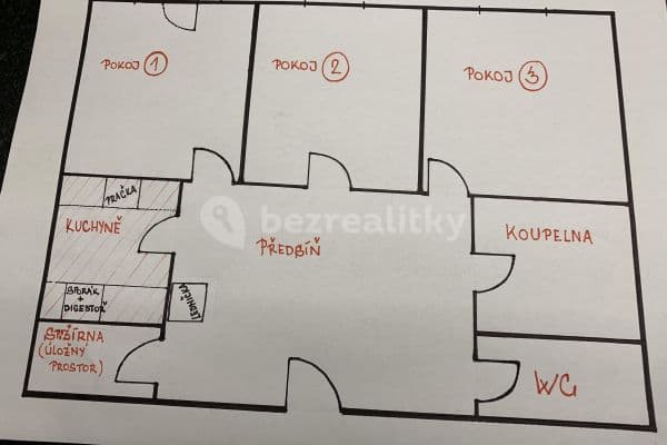 Pronájem bytu 3+1 75 m², Dvacátého osmého pluku, Praha Pronájem bytu 3+1 75 m², Dvacátého osmého pluku, Praha