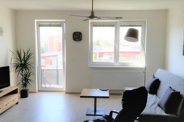 Pronájem bytu 1+kk 41 m², Škrábkových, Praha Pronájem bytu 1+kk 41 m², Škrábkových, Praha