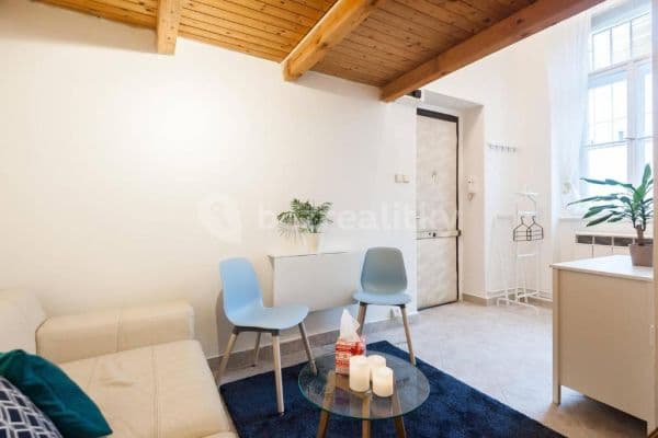 Pronájem bytu Garsoniéra 18 m², U Zvonařky, Praha Pronájem bytu Garsoniéra 18 m², U Zvonařky, Praha