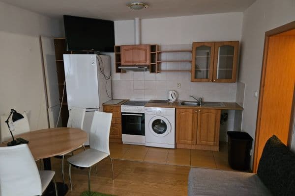 Pronájem bytu 1+kk 44 m², Stanislava Kostky Neumanna, Litvínov Pronájem bytu 1+kk 44 m², Stanislava Kostky Neumanna, Litvínov