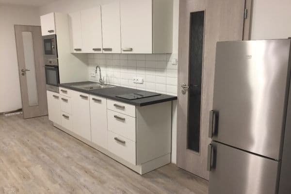 Pronájem bytu 2+kk 48 m², Komenského náměstí, Říčany Pronájem bytu 2+kk 48 m², Komenského náměstí, Říčany