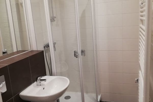 Pronájem bytu 1+kk 32 m², Krátký lán, Praha, Praha Pronájem bytu 1+kk 32 m², Krátký lán, Praha, Praha