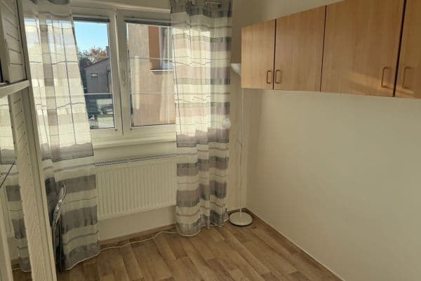 Pronájem bytu Garsoniéra 16 m², U Letiště, Praha Pronájem bytu Garsoniéra 16 m², U Letiště, Praha