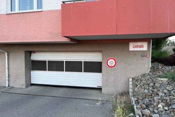 Pronájem garáže 14 m², Říčanská, Brno Pronájem garáže 14 m², Říčanská, Brno